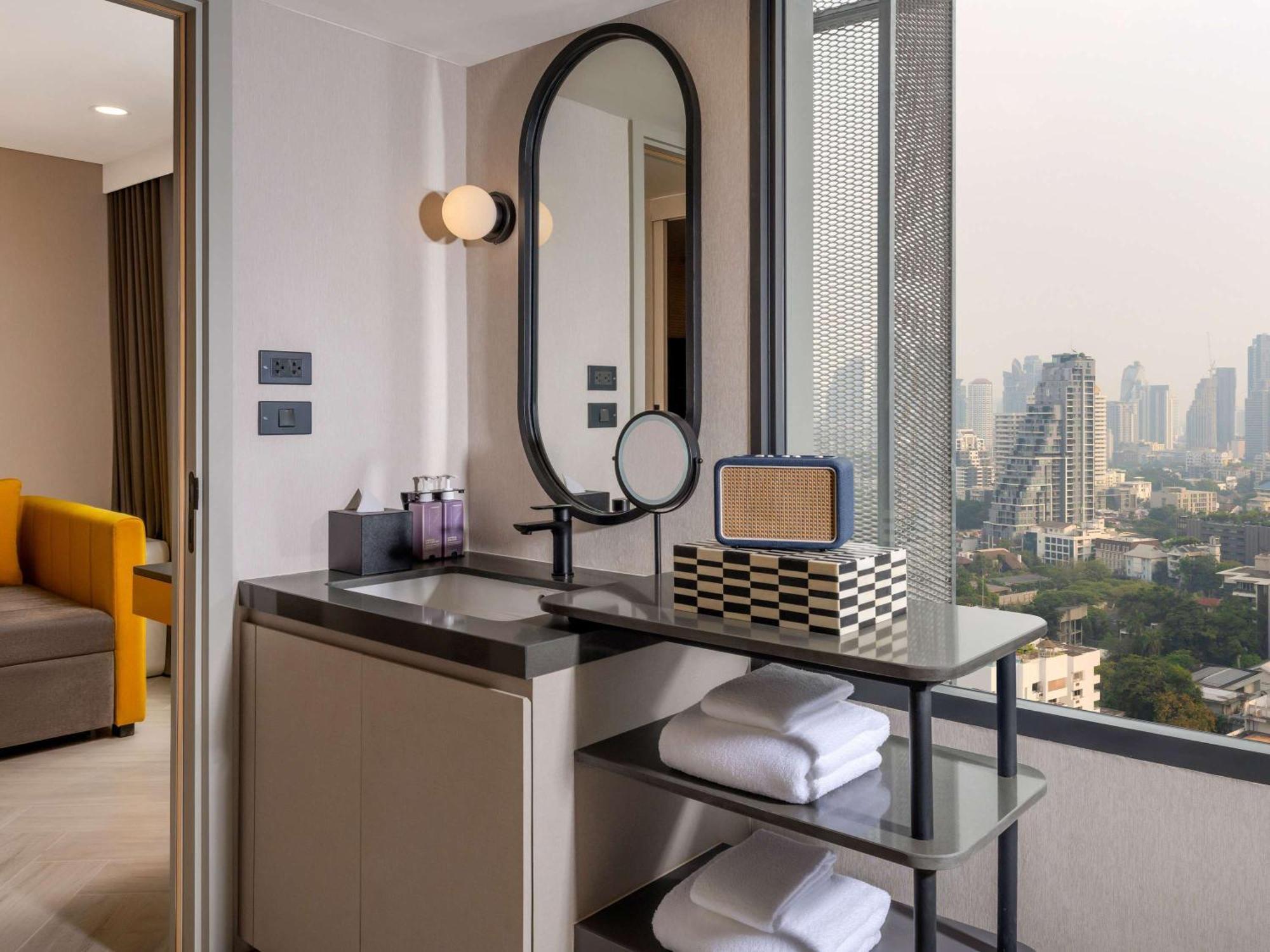 Tribe Living Bangkok Sukhumvit 39 By Accorhotels Exterior foto